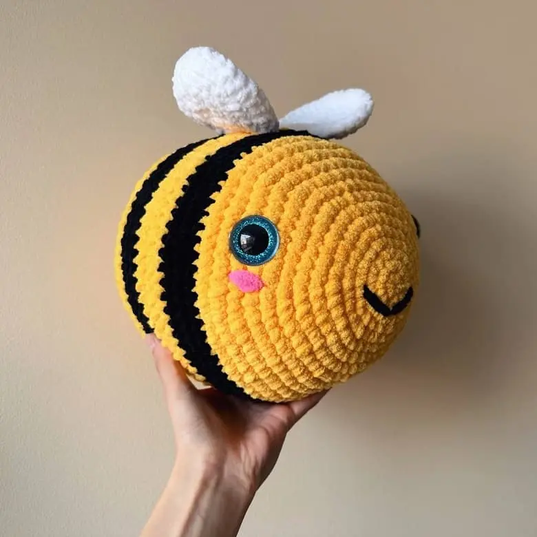 Giant plush bee amigurumi crochet toy