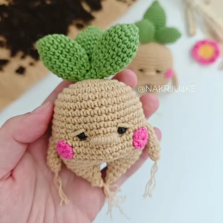 Mandrake amigurumi crochet pattern